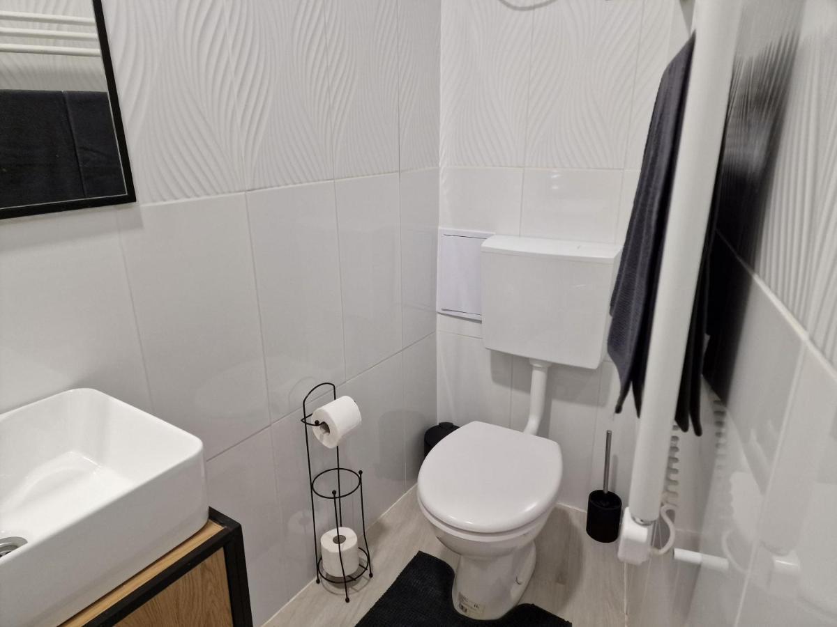 Schmidt Apartman Miskolc Belvarosaban Экстерьер фото